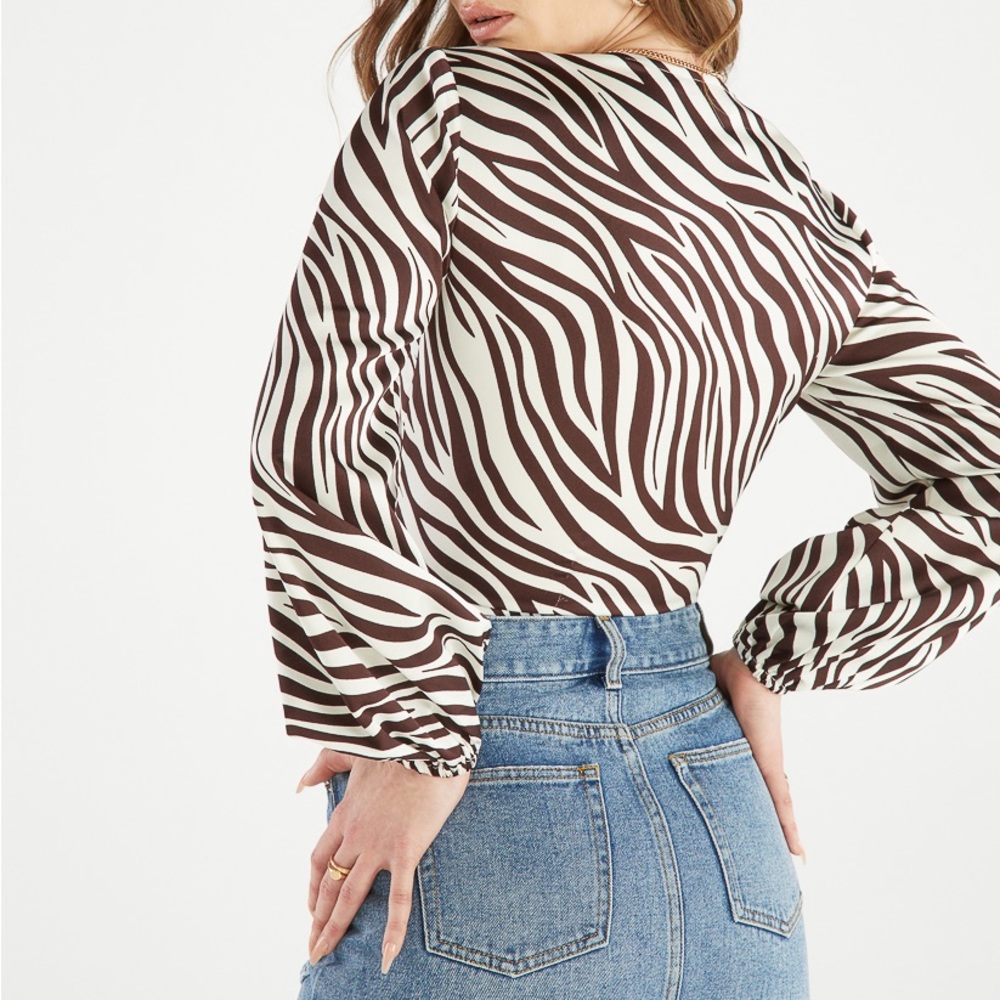 •All Tied Up• Blouson Sleeve Zebra Print Front Tie Blouse - Picture 2 of 4